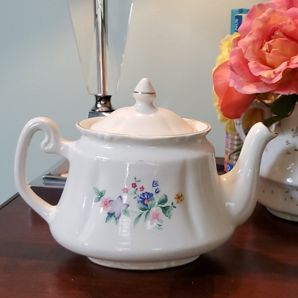 Vintage Price Kensington Teapot Made in England - Picture 2 of 6